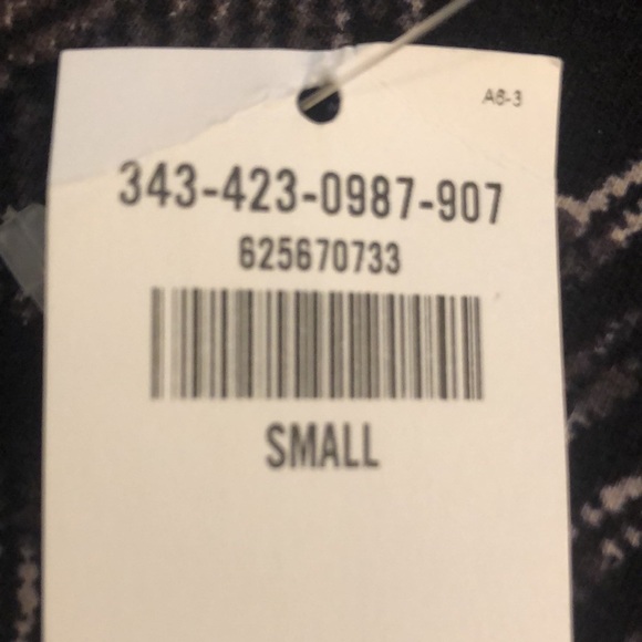 HOLLISTER Tribal Crop Top - Picture 9 of 9